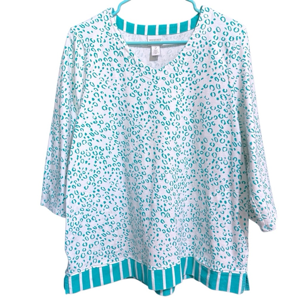 Weekend by Chicos Leopard Print Striped Hem 3/4 Sleeve Top V-Neck in Teal Large